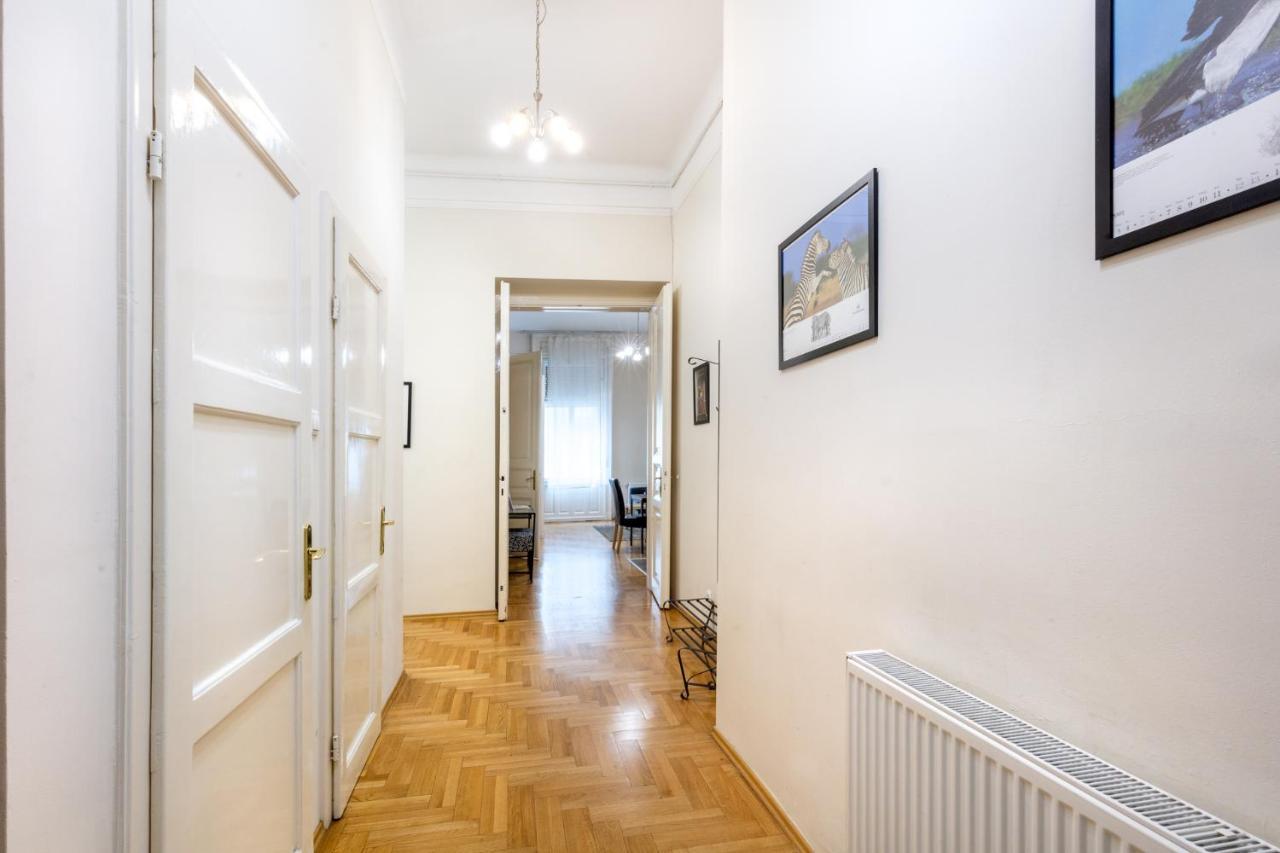 Orangehomes Kalvin Sq 2 Bedroom Apartment Budapest Eksteriør billede