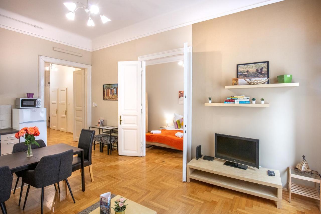 Orangehomes Kalvin Sq 2 Bedroom Apartment Budapest Eksteriør billede