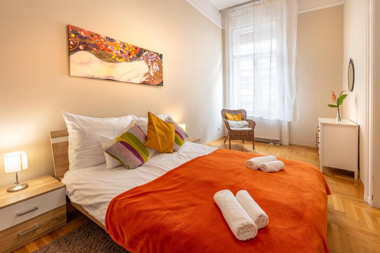 Orangehomes Kalvin Sq 2 Bedroom Apartment Budapest Eksteriør billede